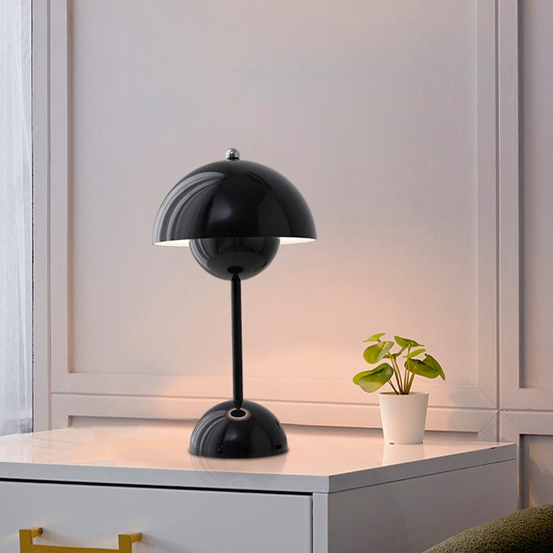 Sleek and Stylish LED Table Lamp - Iandy